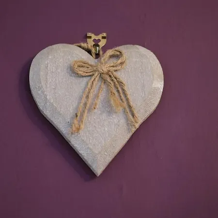 Konukevi Rowrah Hall 4*